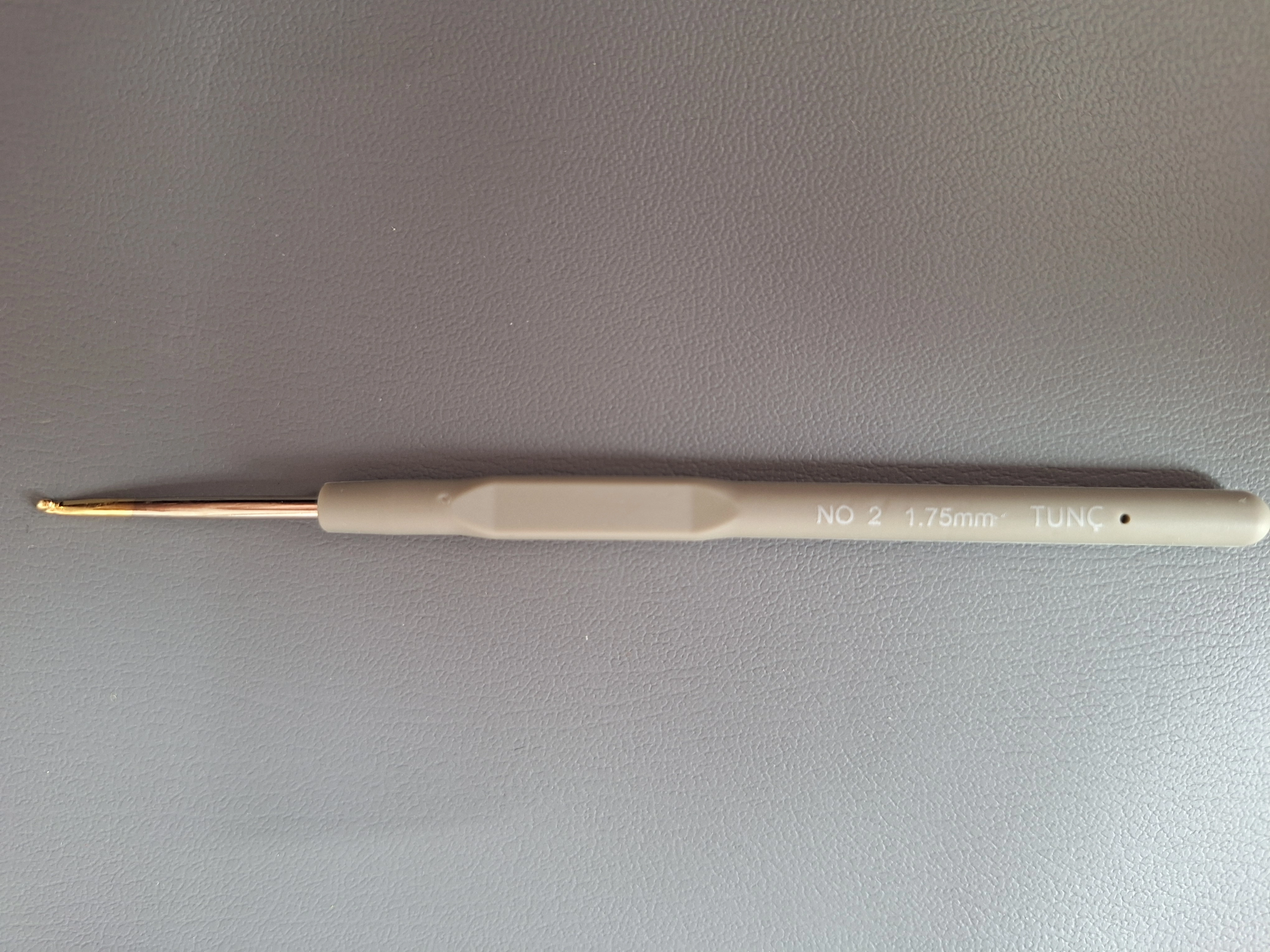 Tunç Elastik Saplı Dantel Tığ No: 22
