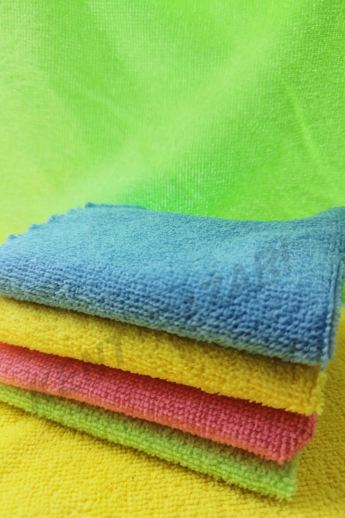 4 Lü Mikrofiber Temizlik Bezi Tüm Yüzeyler Için Dikişsiz